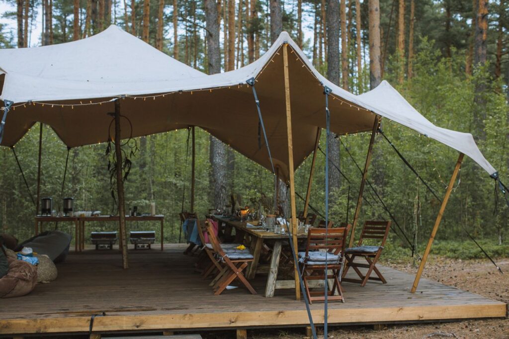 pexels-photo-4994126-4994126 jak rozłożyć namiot imprezowy